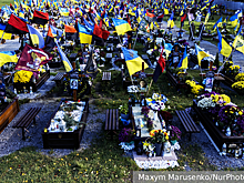 Зеленский сделал кладбища украинской национальной идеей
