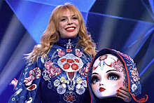 Певица Анастасия Стоцкая скрывалась в костюме Матрешки на телешоу "Маска"