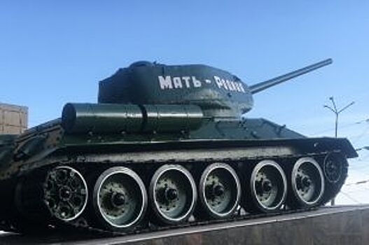 В Орловской области установили три обновленных танка времен ВОВ