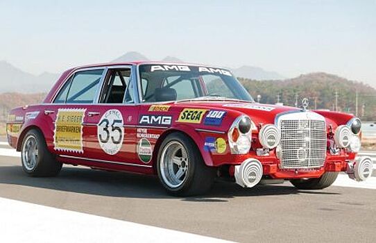 Копию Mercedes-Benz по прозвищу «Красная свинья» продадут на аукционе