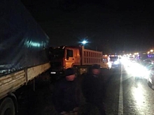 На Кубани грузовик протаранил семь автомобилей