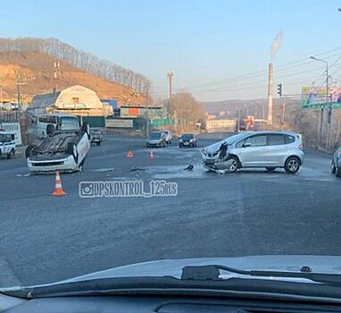 Во Владивостоке на особо опасном перекрестке произошло серьезное ДТП