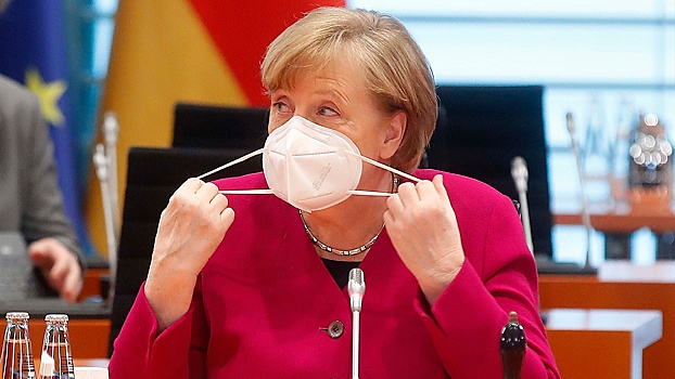 Меркель отменила запись на вакцинацию от COVID-19