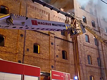 В Петербурге один человек погиб при пожаре в здании бывшего пивзавода