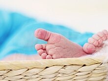 Медики рассказали о здоровье родившегося в самолете ребенка