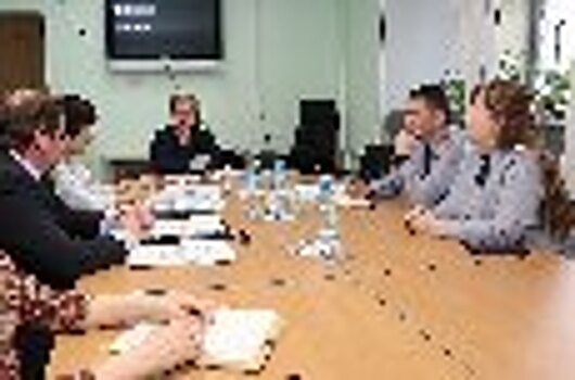 В Хакасии представители регионального УФСИН обсудили вопросы организации обучения несовершеннолетних подозреваемых, обвиняемых и осужденных, содержащихся в СИЗО-1