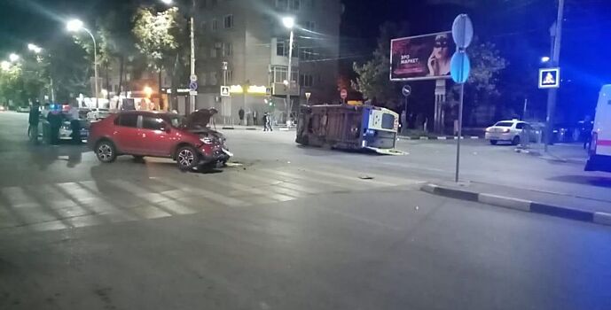 Водитель «скорой» и два фельдшера пострадали в ДТП в Шахтах