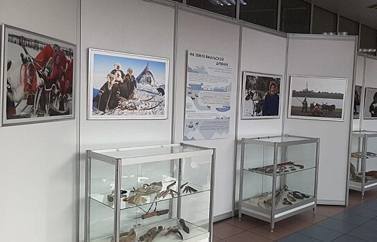 В аэропорту Салехарда открылась выставка «На земле Ямальской древней…»