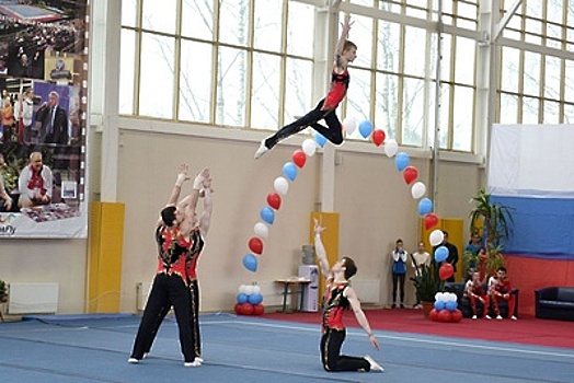 Спортсмены из 25 регионов приехали на всероссийский турнир по акробатике в Подмосковье