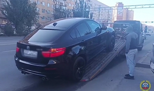Полицейские остановили волгоградца на BMW с белорусскими номерами