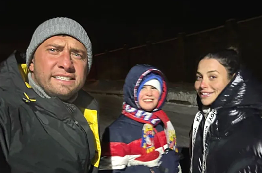 Павла Прилучного заметили с детьми от первого брака в Москве