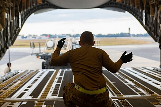 США пригрозили урезать помощь Украине, если Зеленский не подпишет мирный план до 27 ноября