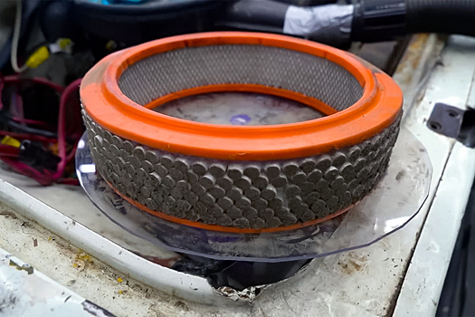 Видео: 500 сигаретных фильтров установили в «Жигули» вместо воздушного