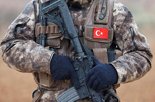 Пятеро военных погибли в Турции
