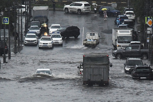 Мощные дожди нарушили транспортное сообщение в Приморье