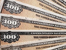 Политика ФРС уже ударила по бондам: акции на очереди