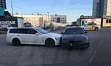 Во Владивостоке столкнулись Nissan Stagea и Mitsubishi Galant