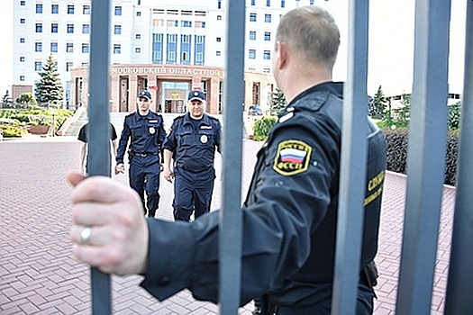 В России вступят в силу новые правила работы судебных приставов