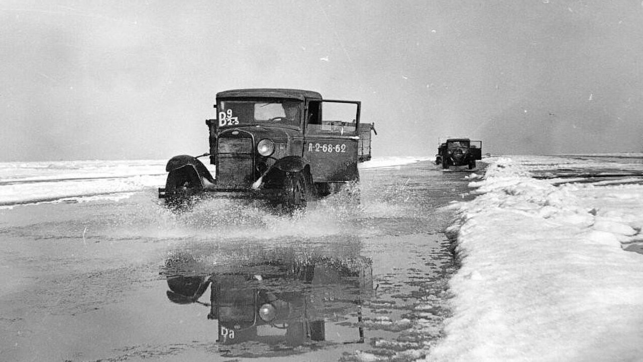 Қара жігіттің кемпірді трахает ететін порносын көру