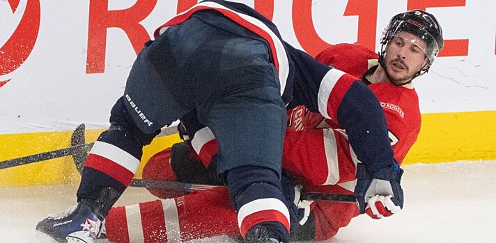 Сборная Канады впервые с 2010 года проиграла матч на турнире, куда могла пригласить лучших игроков из НХЛ. Победная серия составила 17 матчей