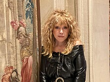 Уехавшую с семьей в Израиль Пугачеву хотят оставить без российской пенсии