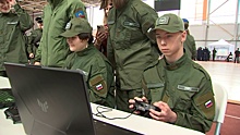 В Мурманске ветераны СВО показали кадетам азы управления дронами