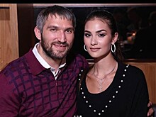 Жена Овечкина на его день рождения надела платье с кристаллами Swarovski