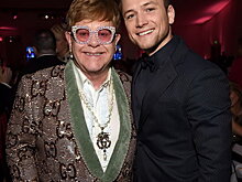 Тэрон Эджертон спел с Элтоном Джоном (Видео)