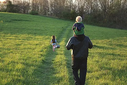 В России предложили меры для досрочного выхода на пенсию многодетных отцов