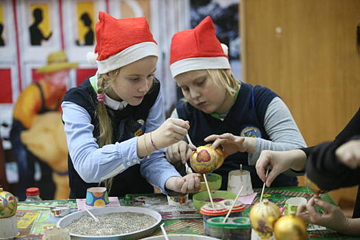 Экскурсию на фабрику елочных игрушек организуют для жителей Сосенского