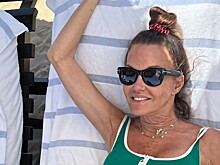 70-летняя супермодель показала лицо без макияжа и фильтров