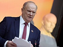 Зюганов пригрозил выгнать из КПРФ коммунистов, пригласивших Навального в Мосгордуму