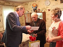 Участникам Великой Отечественной войны в Зарайске подарили открытки и продуктовые наборы