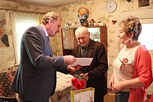 Участникам Великой Отечественной войны в Зарайске подарили открытки и продуктовые наборы