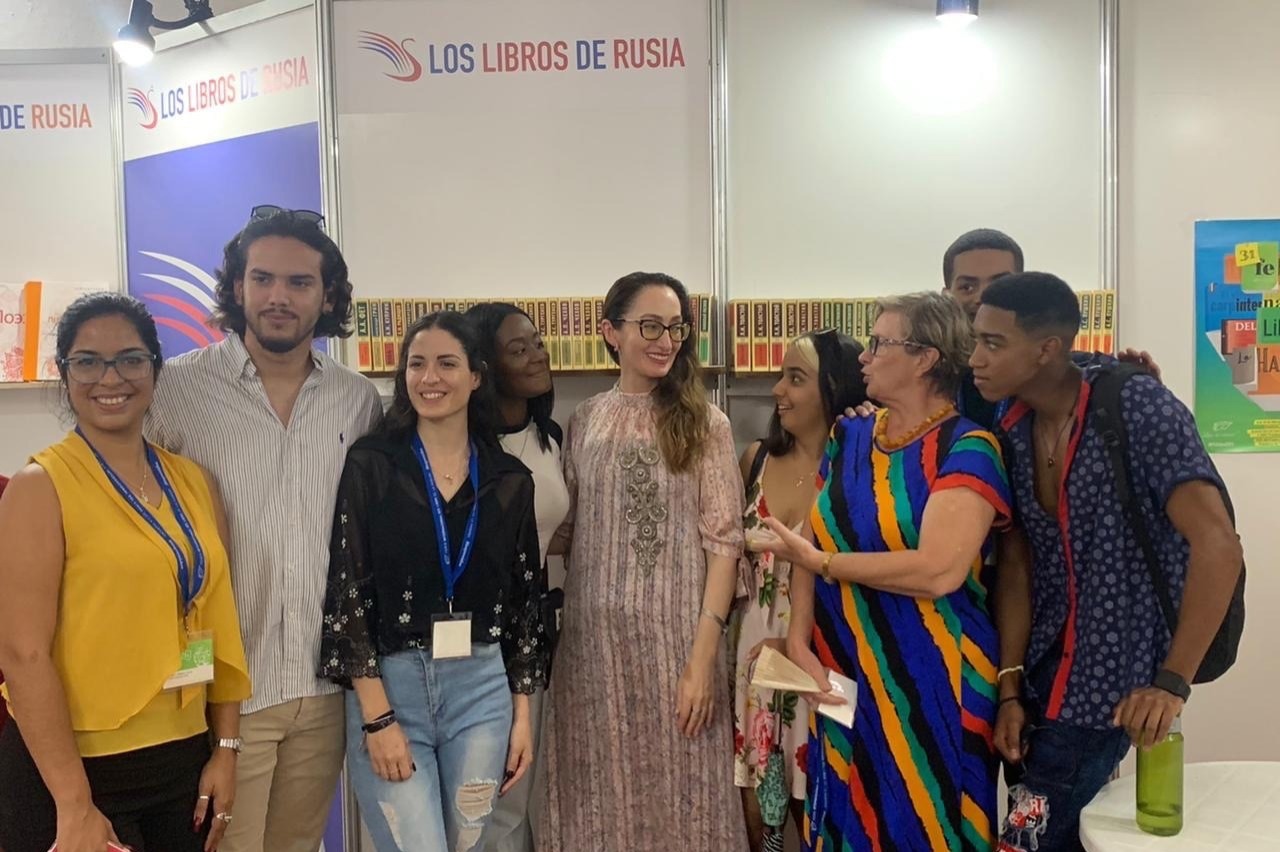 На стенде России на Международной книжной выставке в Индии выступила поэтесса из Кабардино-Балкарии