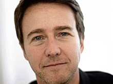 Эдвард Нортон ответил на обвинения Джанин Гарофало в том, что он лишил ее роли в «Бойцовском клубе»