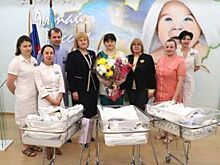 В Барнауле состоялась выписка первой рожденной в 2018 году тройни