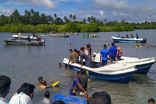 В Шри-Ланке шесть человек погибли при опрокидывании парома