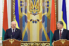 Президентам Украины и Белоруссии показали грудь