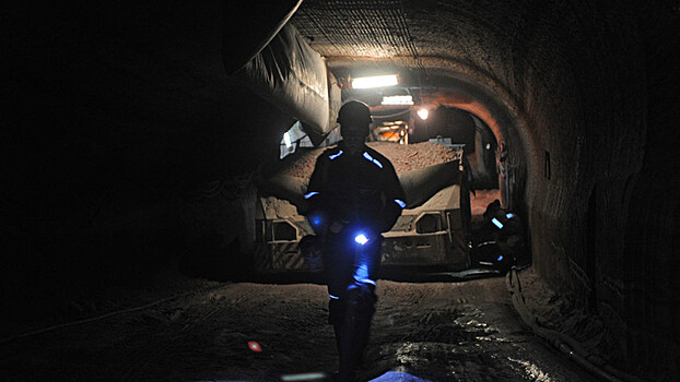 Из шахты в Кузбассе эвакуируют горняков