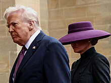 Специалист по этикету Баранова: Трамп нарушил протокол, похлопав Карла III