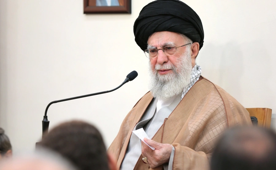 Верховный лидер Ирана связал беспорядки в Иране с Трампом