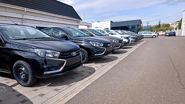 Lada доминирует, «китайцы» далеко позади: в России подсчитали все легковушки