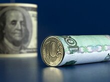 Сто рублей за доллар: названы условия падения российской валюты