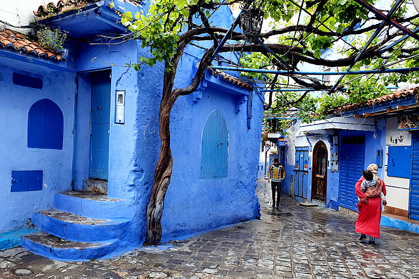 Расположенный в Марокко город Шавен славится своими яркими красками. Большинство домов здесь выкрашено в голубые, бирюзовые и лазурные цвета