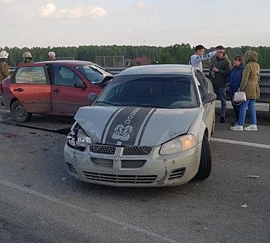 На въезде в Екатеринбург из-за ДТП и ремонта скопилась пробка