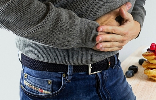 Врач Неронов объяснил, как помочь человеку при отравлении