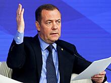 Медведев предлагает «обнулить либералов», забывая свое прошлое