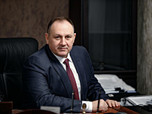 Глава Ханты-Мансийска Максим Ряшин поздравил выпускников школ