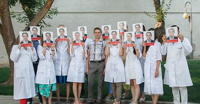 В Астрахани осужденного врача-психиатра не пустили в колонию: своим ходом обогнал приговор